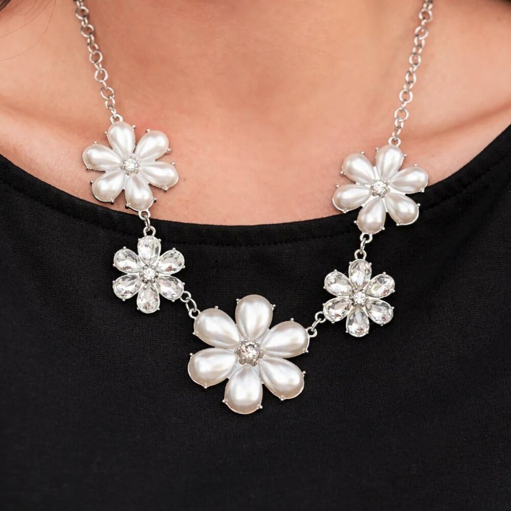 Paparazzi Jewelry Accessories - Fiercely Flowering - White Necklace - Vintage